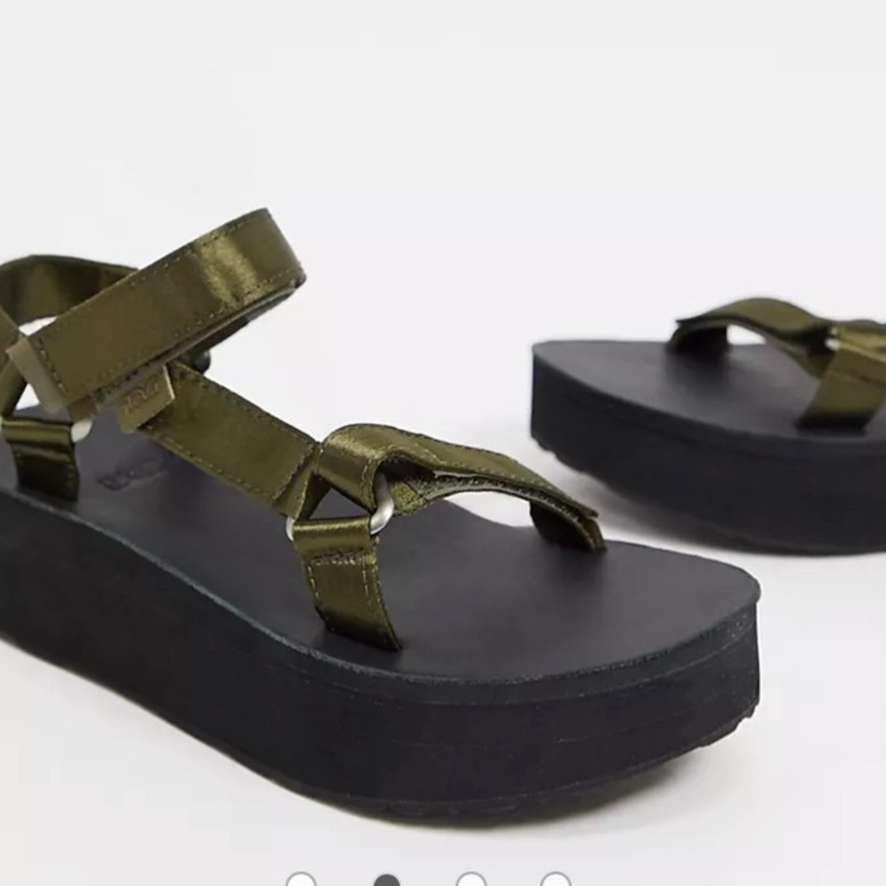teva flatform satin dark olive platform size 5